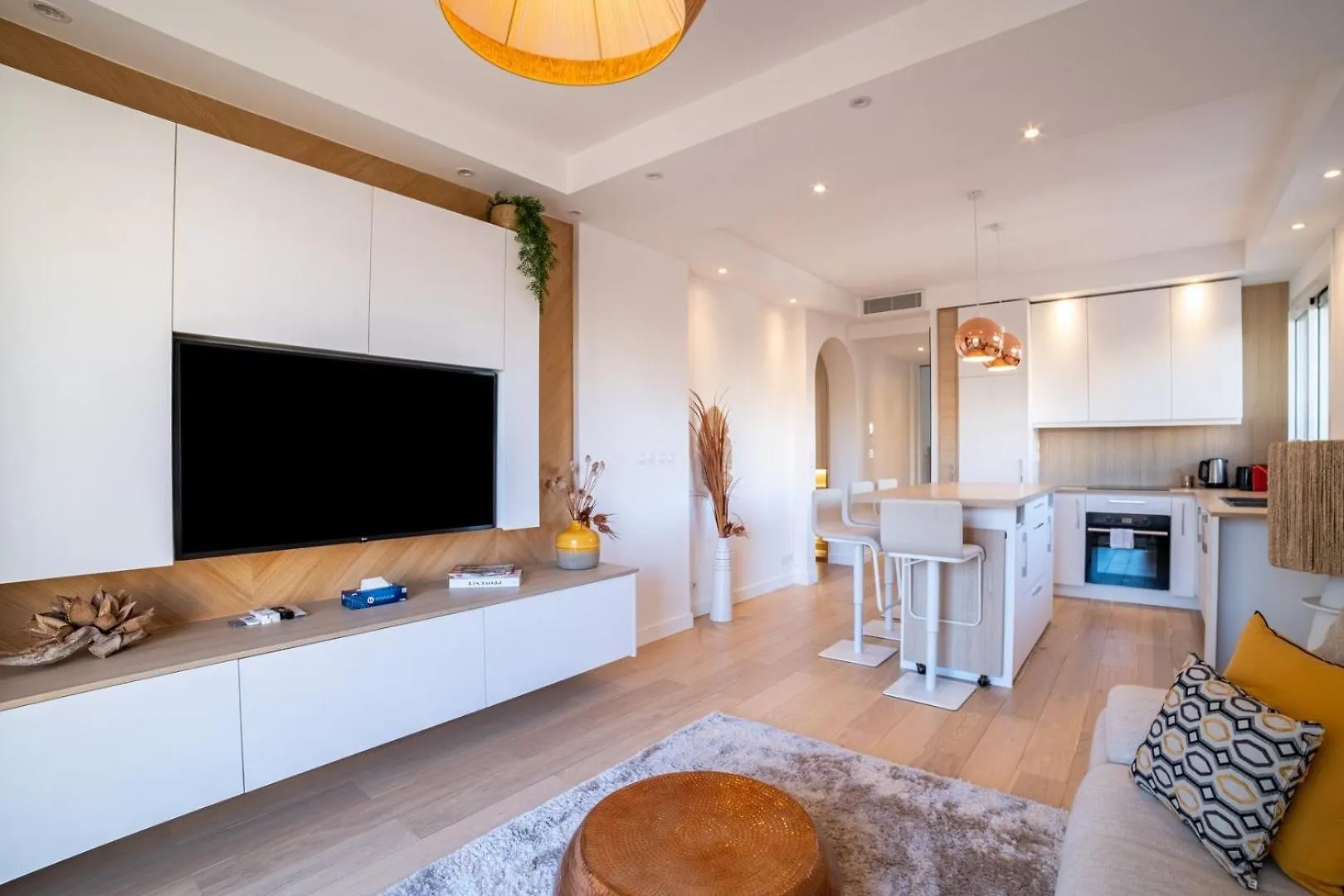 C3 - 1 Bdr Blvd Croisette Henri IV - Ac & Balcony Apartment Cannes